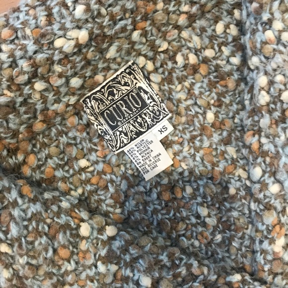 Curio Sweater - Picture 2 of 4